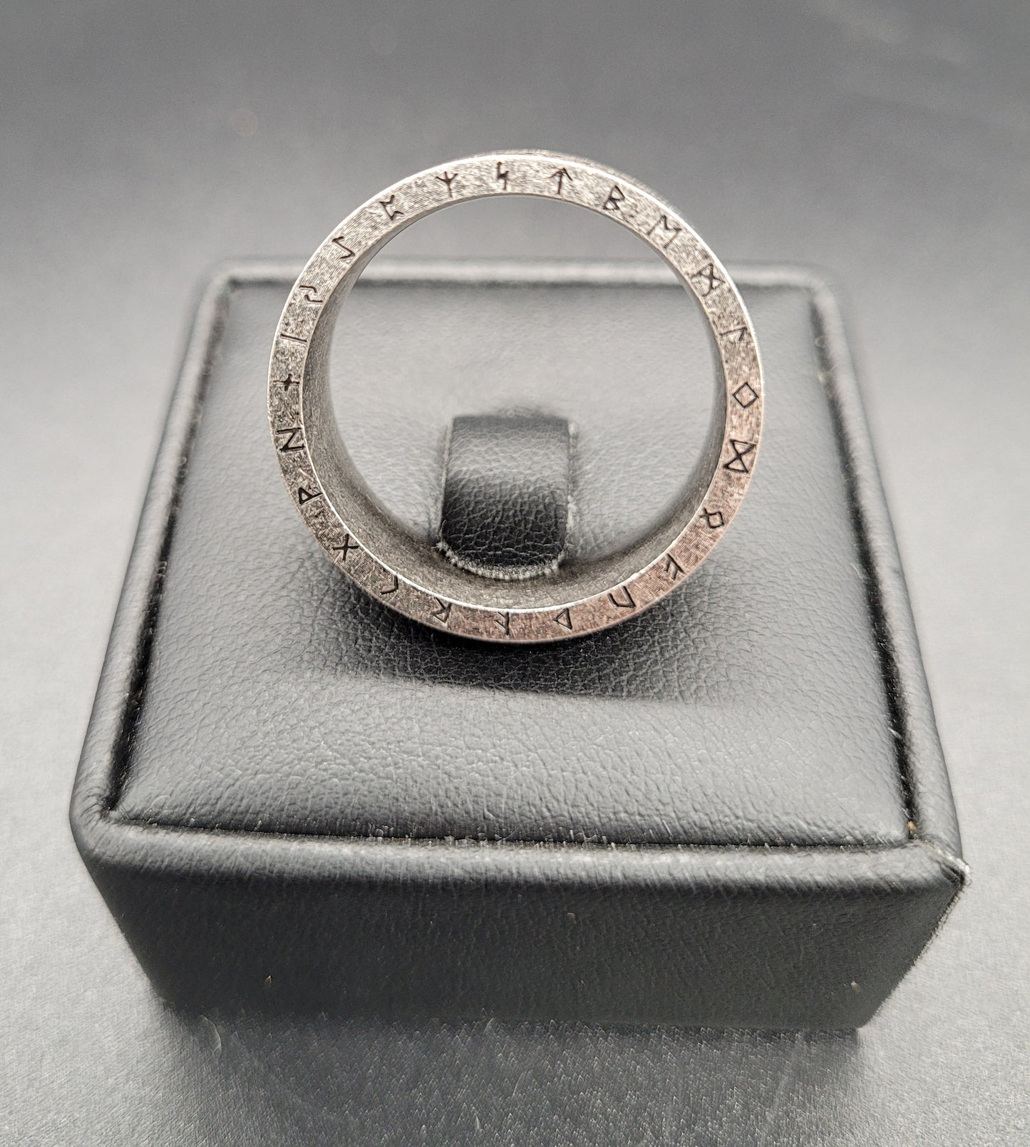 RE-1003 Nordischer Runenring