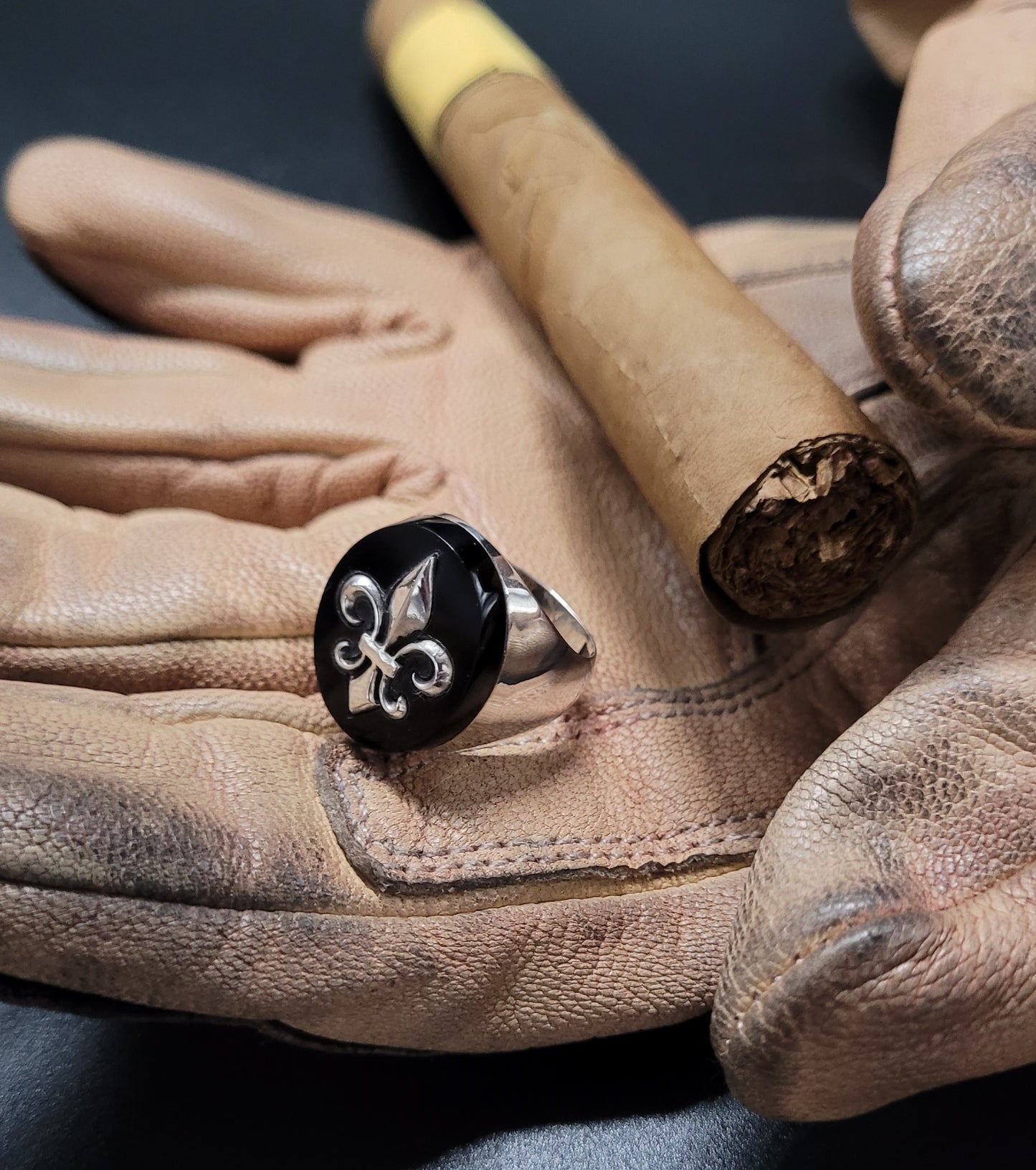 RS-1005 Silberring Lilie auf ovalem Onyx