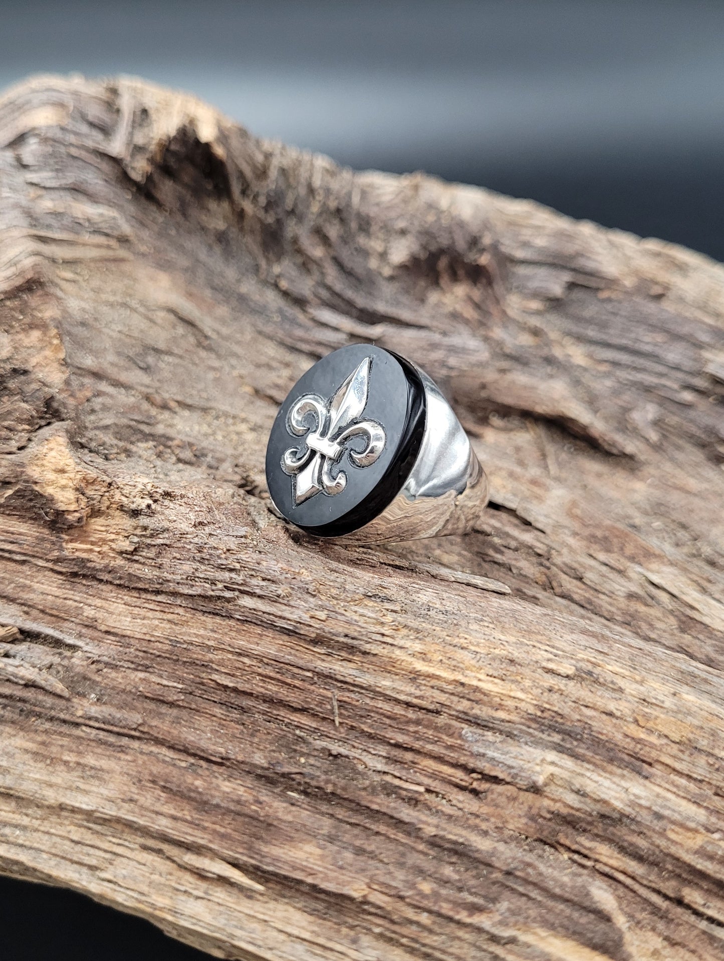 RS-1005 Silberring Lilie auf ovalem Onyx