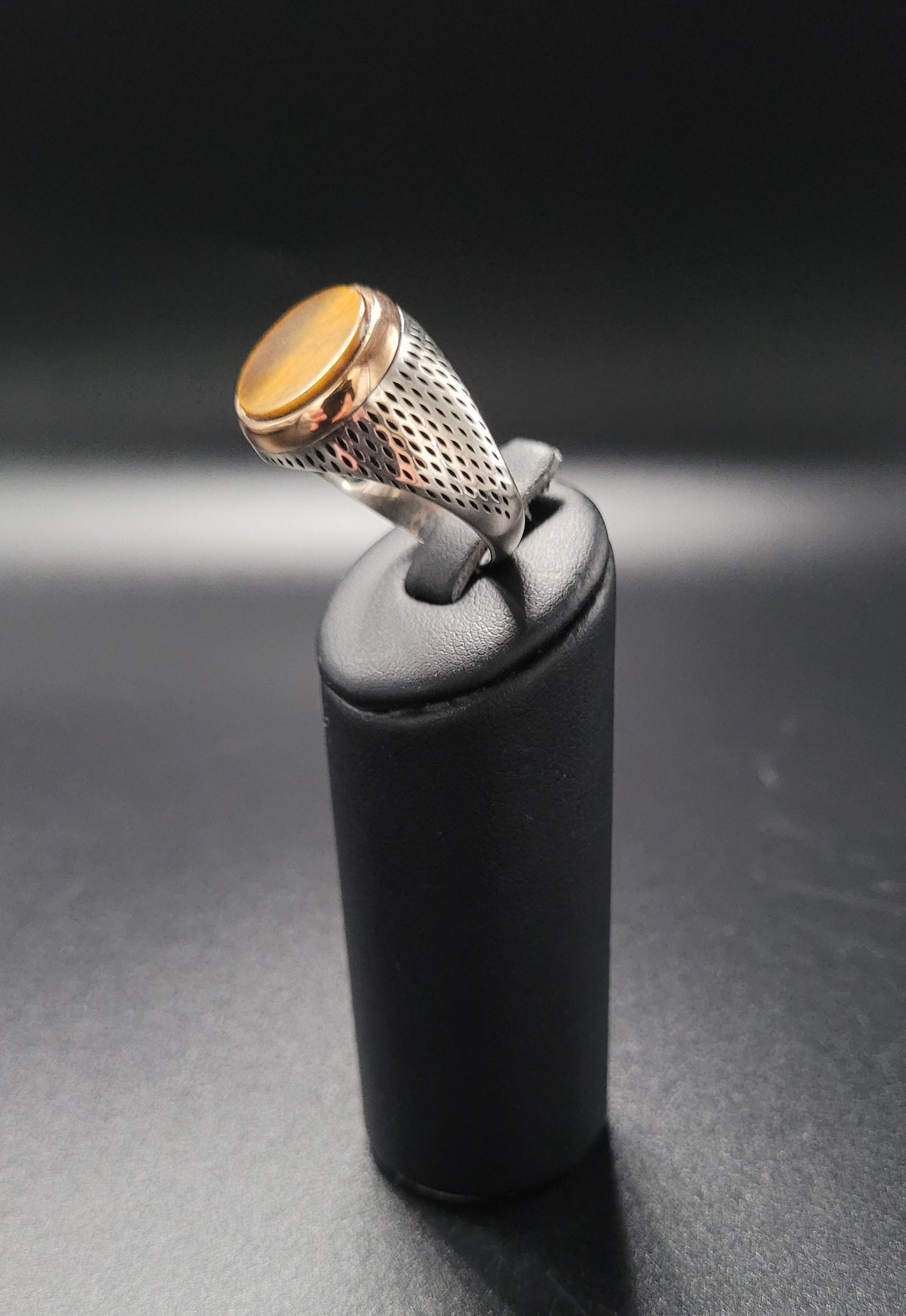 RS-1012 Silberring mit Tigerauge rund, Fassung Rosevergoldet