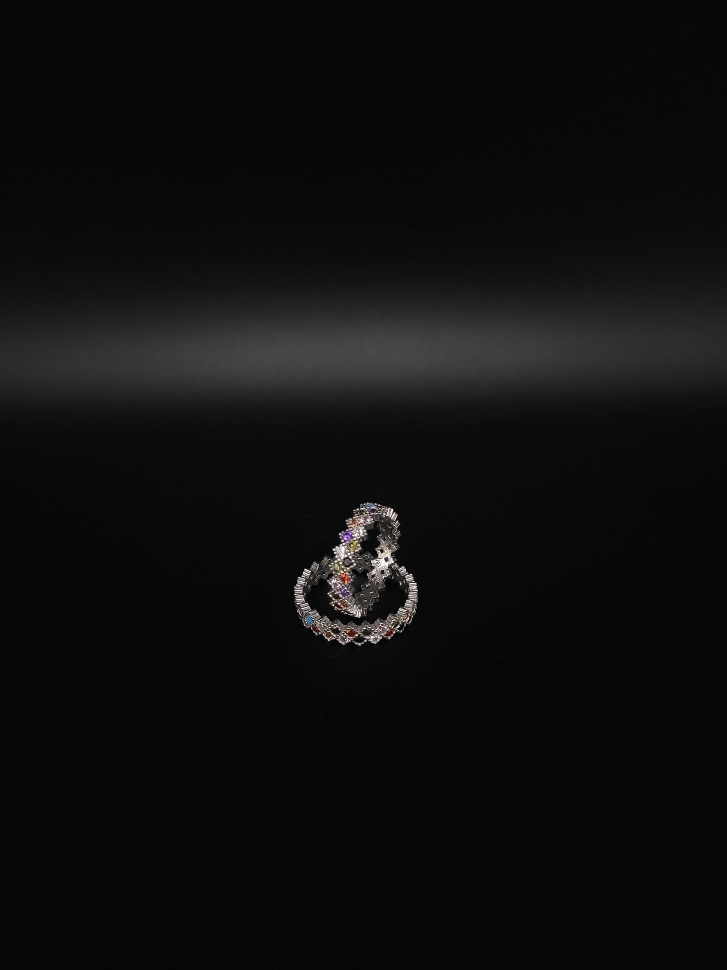 RS-1027 Silberring mit rautenförmigen mehrfarbigen Zirkonia