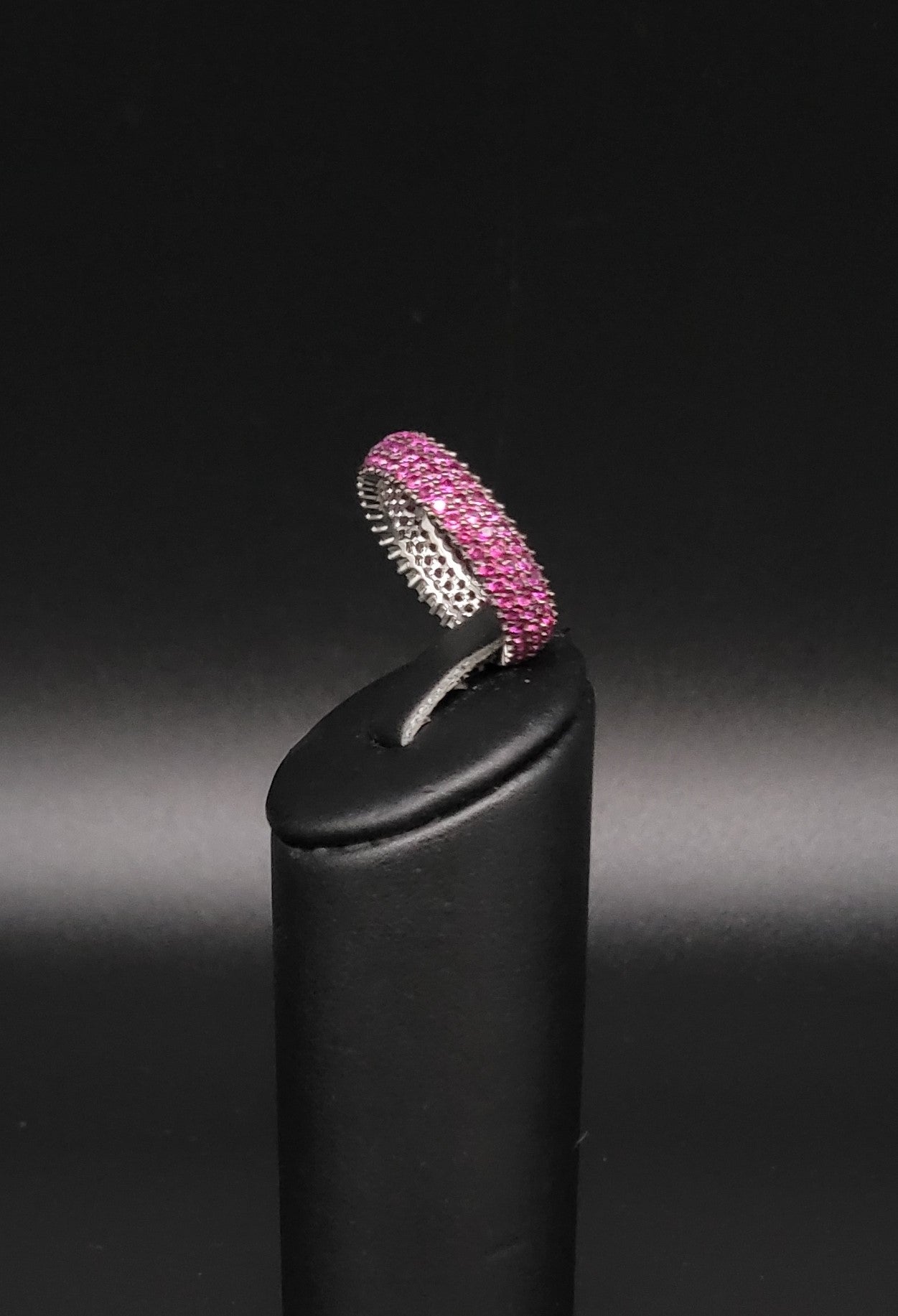 RS-1028 Silberring mit pinkfarbenen Zirkonia