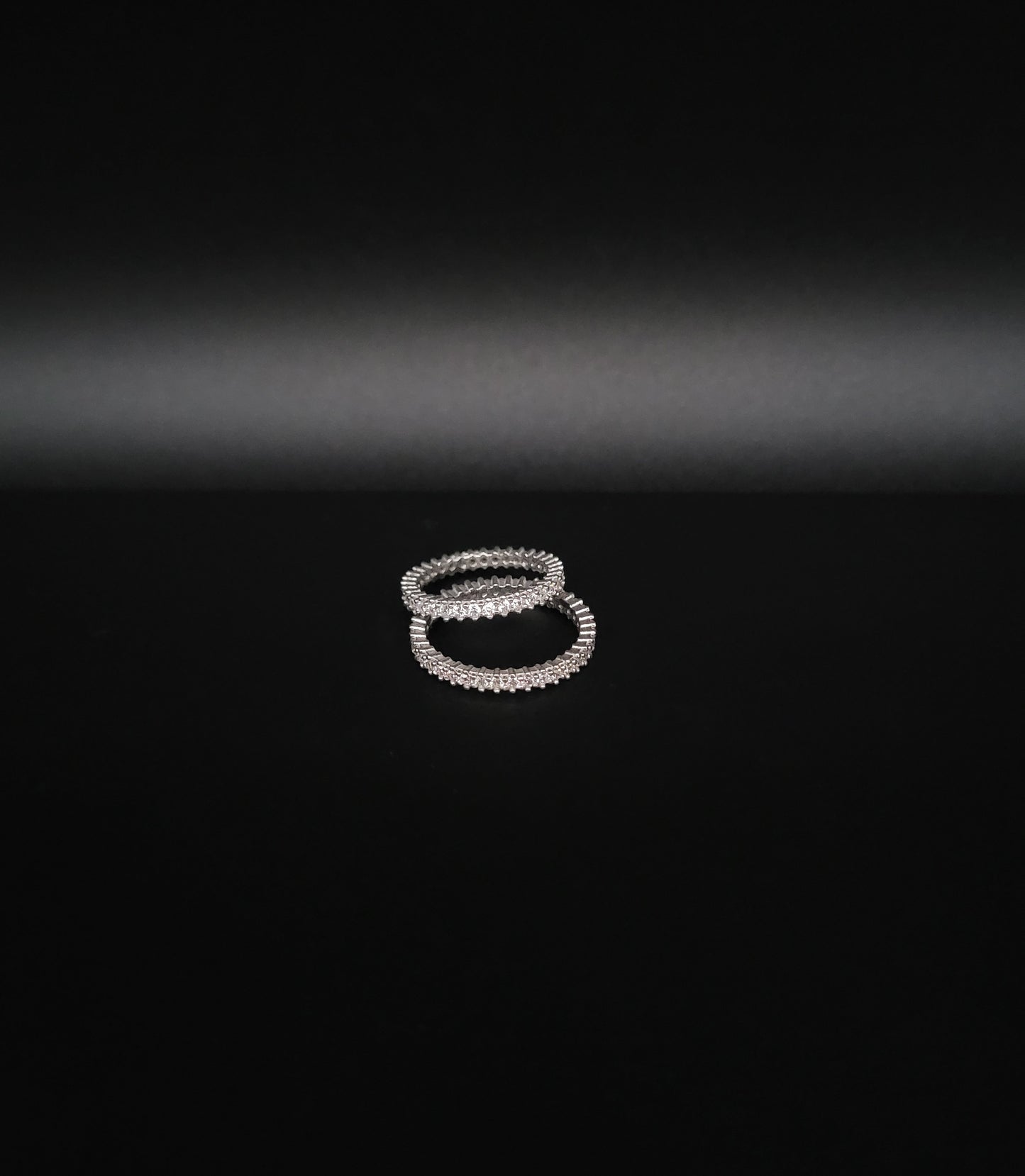 RS-1032 Silberring mit weißen Zirkonia besetzt