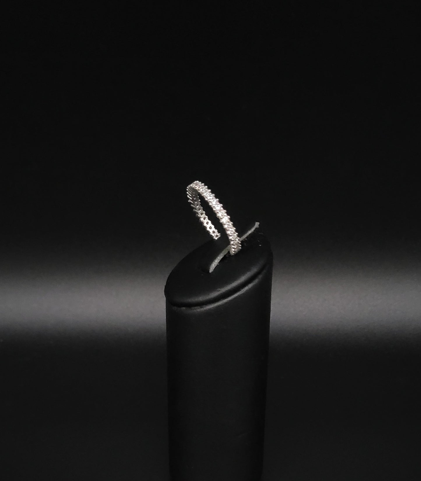 RS-1032 Silberring mit weißen Zirkonia besetzt
