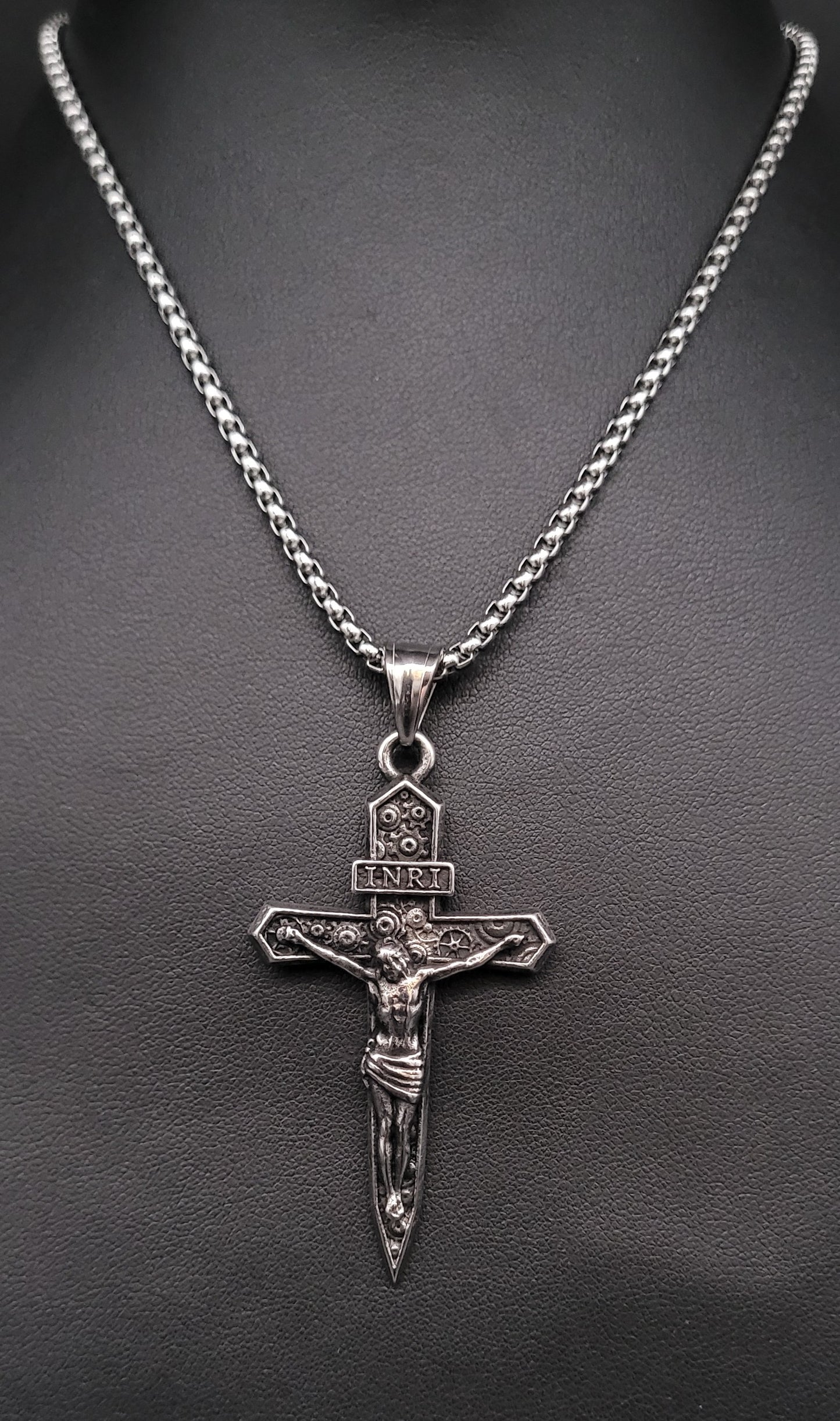 HKE-1006 Edelstahlkette mit Kreuz-Anhänger "Jesus"