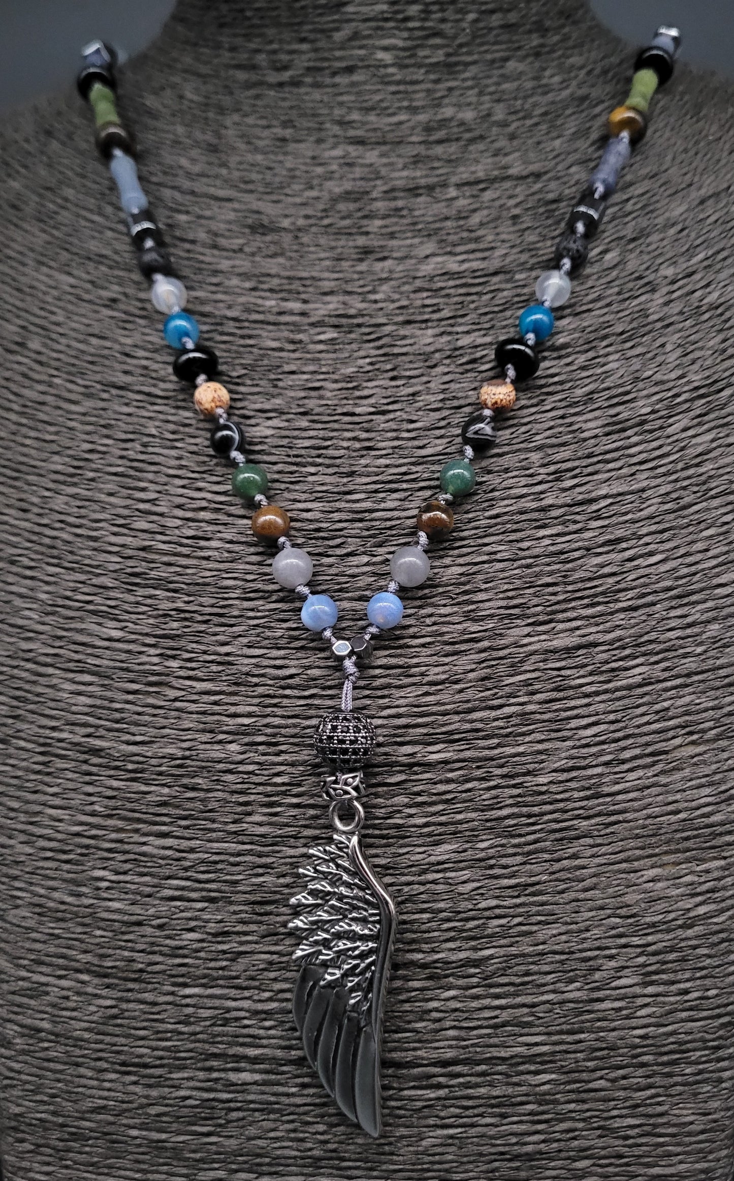 U-HESK-1005 Halbedelsteinkette mit Engelsflügel UNIKAT