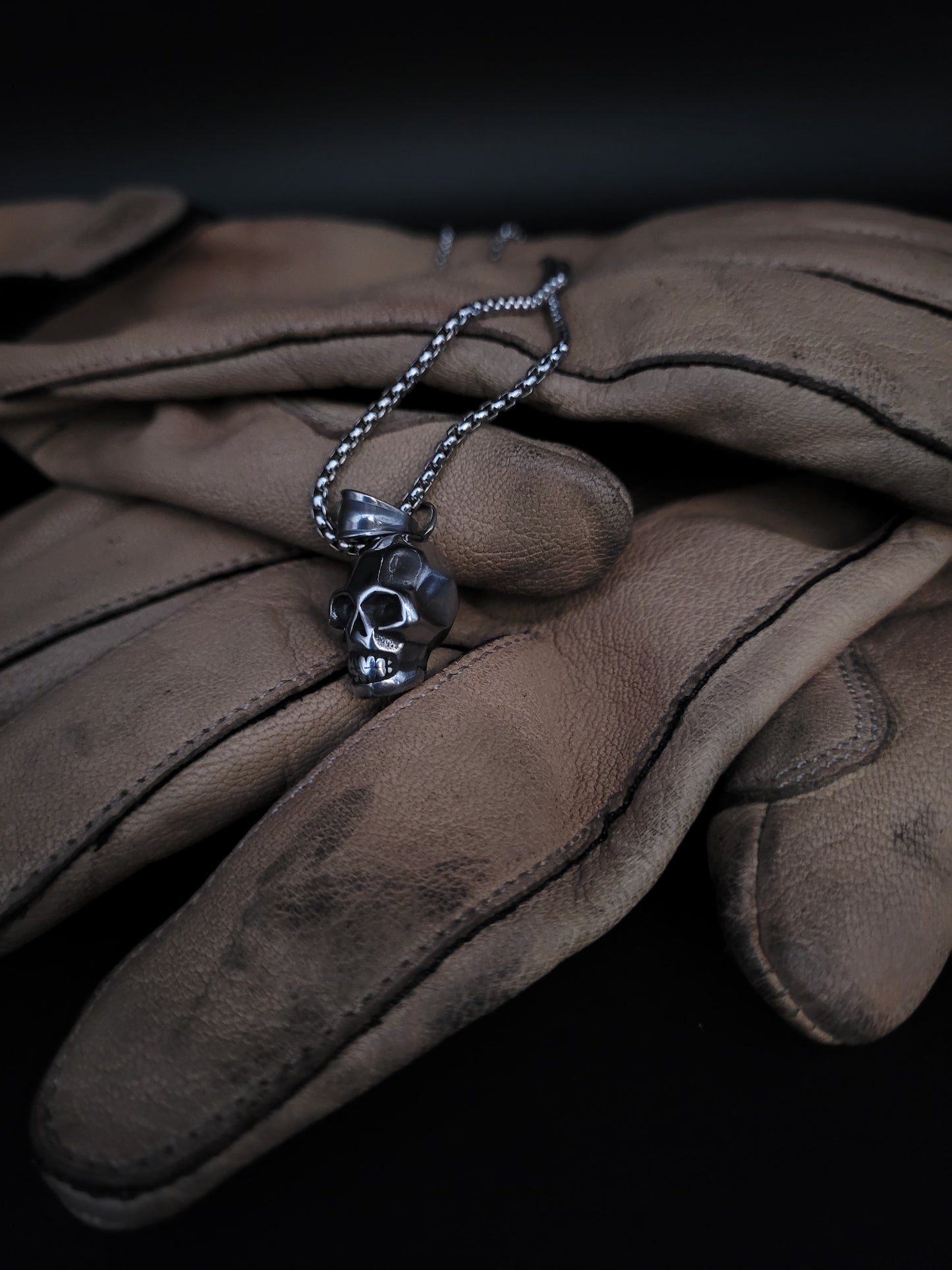 HKE-1023 Edelstahlkette mit Skull Anhänger