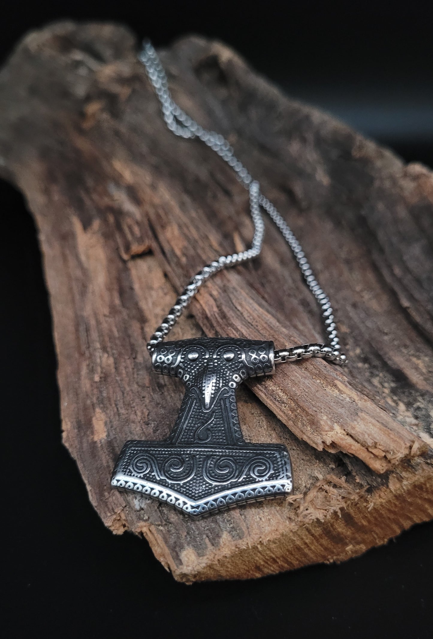 HKE-1016 Edelstahlkette mit Thor Hammer filigrane Verzierung
