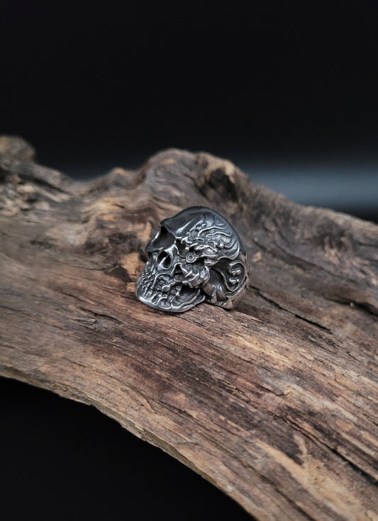 RS-1037 Silberring "Skull-half ornament"