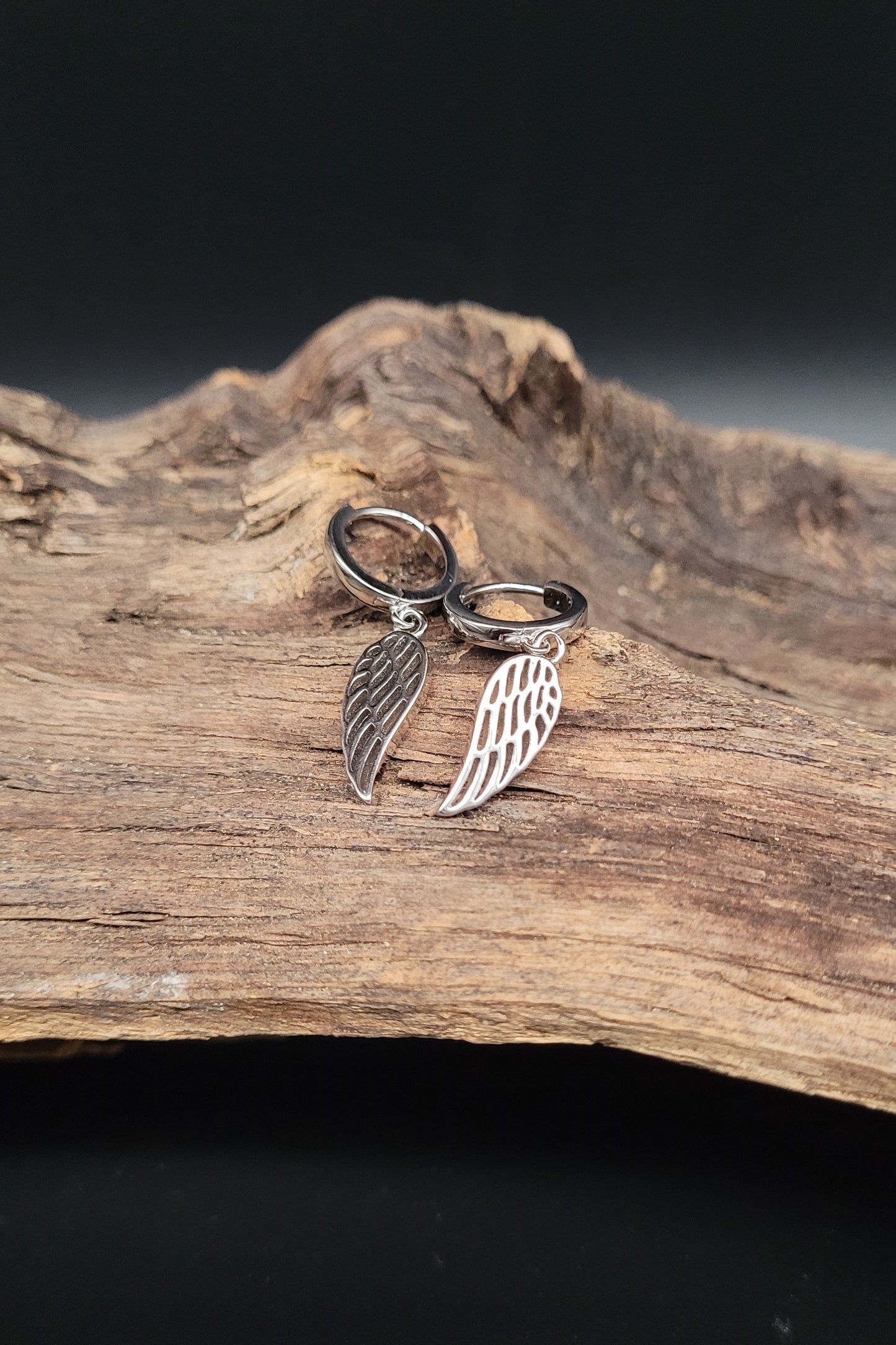 OS-1003 Sterlingsilber-Creole mit Flügel-Anhänger