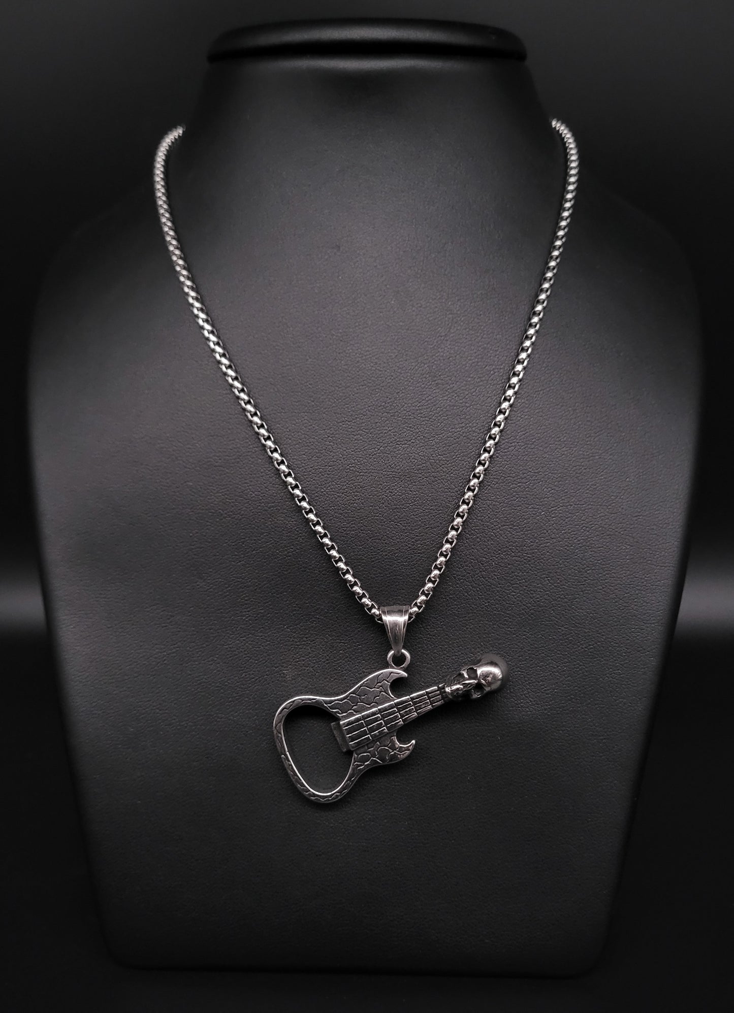 HKE-1008 Edelstahlkette mit Gitarrenanhänger (Flaschenöffner)